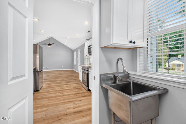 1507 Robinhood Road, Durham, NC 27701