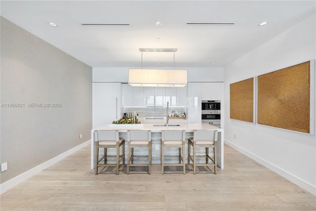 102 24th St PH-1612, Miami Beach, FL 33139