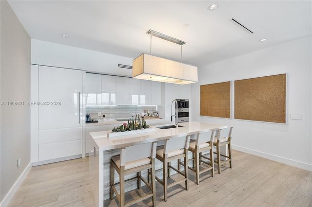 102 24th St PH-1612, Miami Beach, FL 33139