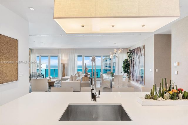 102 24th St PH-1612, Miami Beach, FL 33139