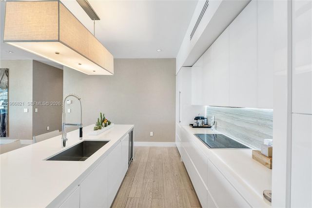 102 24th St PH-1612, Miami Beach, FL 33139