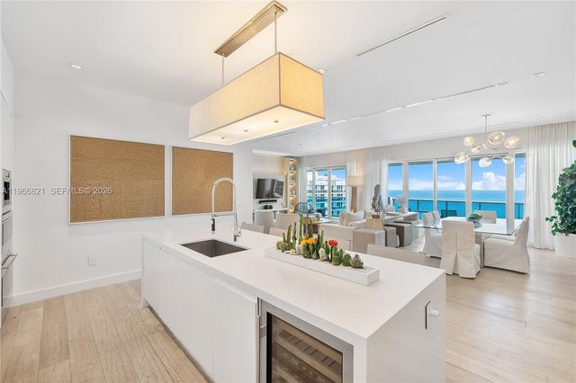 102 24th St PH-1612, Miami Beach, FL 33139