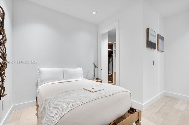 102 24th St PH-1612, Miami Beach, FL 33139