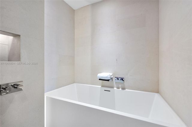 102 24th St PH-1612, Miami Beach, FL 33139