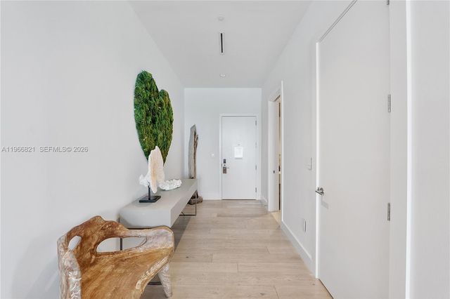 102 24th St PH-1612, Miami Beach, FL 33139