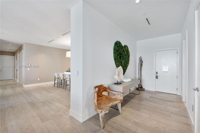 102 24th St PH-1612, Miami Beach, FL 33139