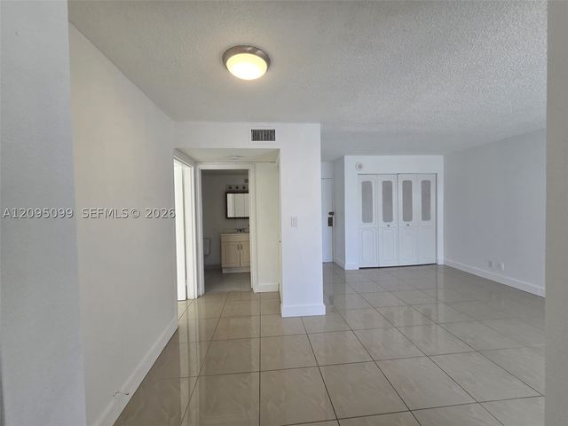 17011 N Bay Rd 815, Sunny Isles Beach, FL 33160