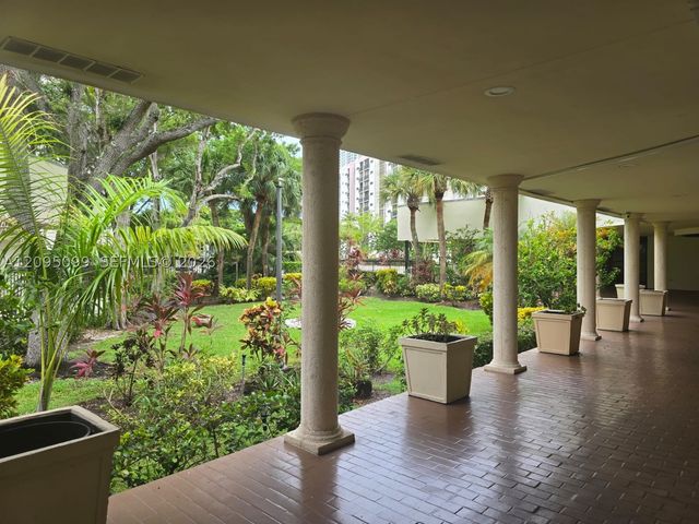 17011 N Bay Rd 815, Sunny Isles Beach, FL 33160