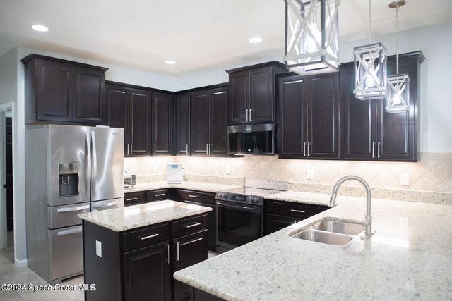 680 Easton Forest Circle Circle SE, Palm Bay, FL 32909