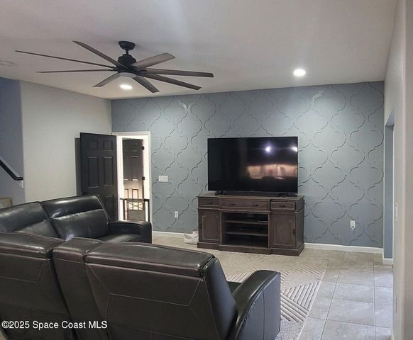 680 Easton Forest Circle Circle SE, Palm Bay, FL 32909