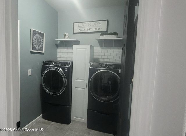 680 Easton Forest Circle Circle SE, Palm Bay, FL 32909