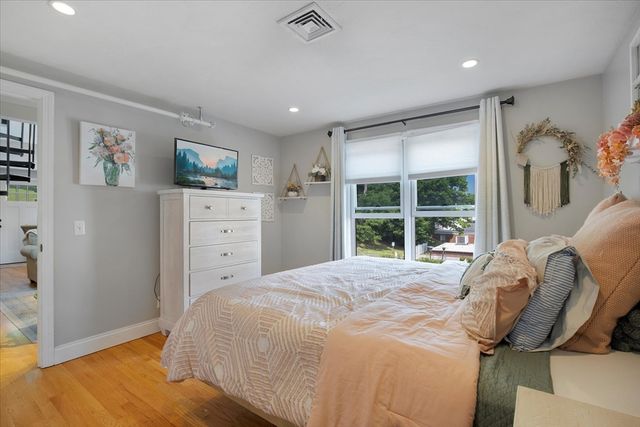 16 Main St 303, Plymouth, MA 02360