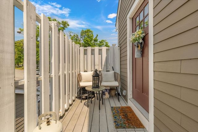16 Main St 303, Plymouth, MA 02360