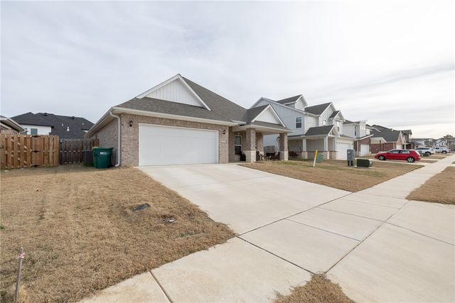 471 Stoneseed Street, Centerton, AR 72719