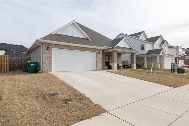 471 Stoneseed Street, Centerton, AR 72719