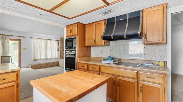 16810 FORT OSWEGO ST, San Antonio, TX 78247