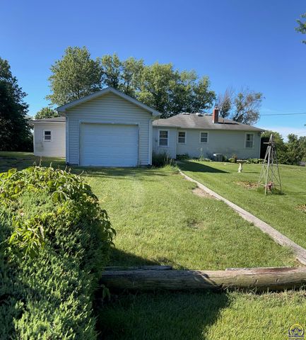 2224 SE 37th ST, Topeka, KS 66605