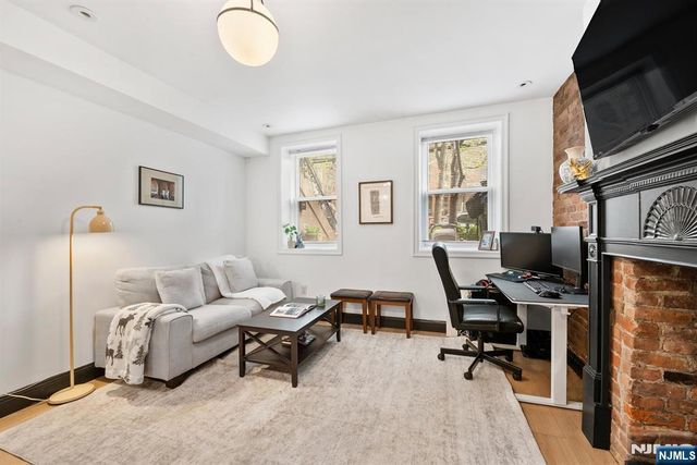 633 Jersey Avenue, Jersey City, NJ 07302