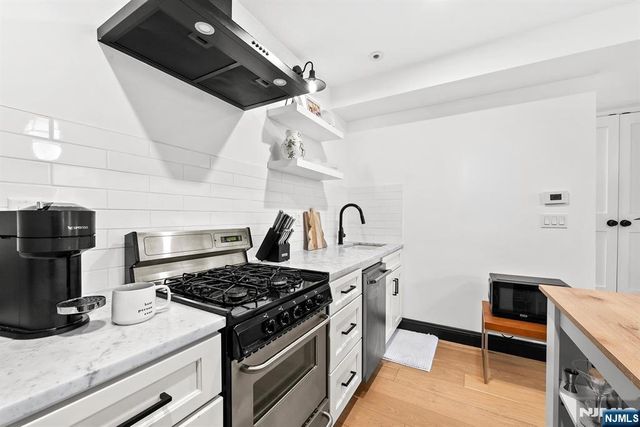 633 Jersey Avenue, Jersey City, NJ 07302