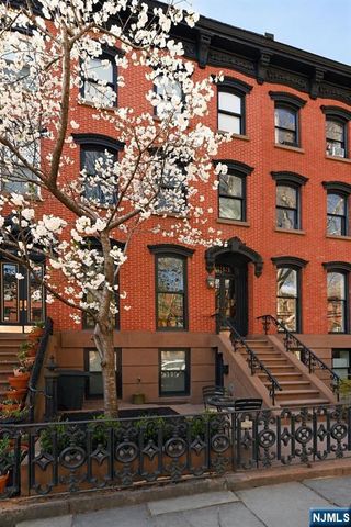 633 Jersey Avenue, Jersey City, NJ 07302