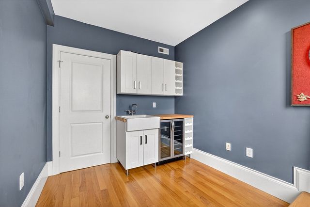 13 Howell St 3, Boston, MA 02125