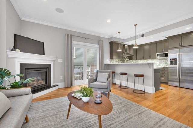 13 Howell St 3, Boston, MA 02125