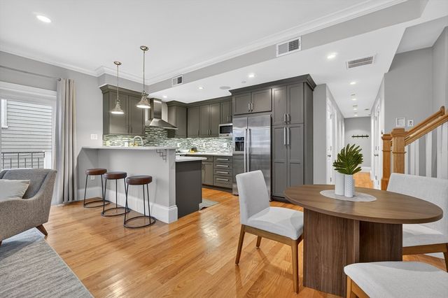 13 Howell St 3, Boston, MA 02125