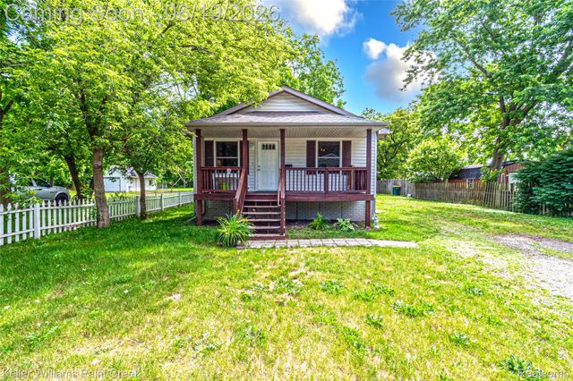 282 Clinton Street, Romeo Village, MI 48065