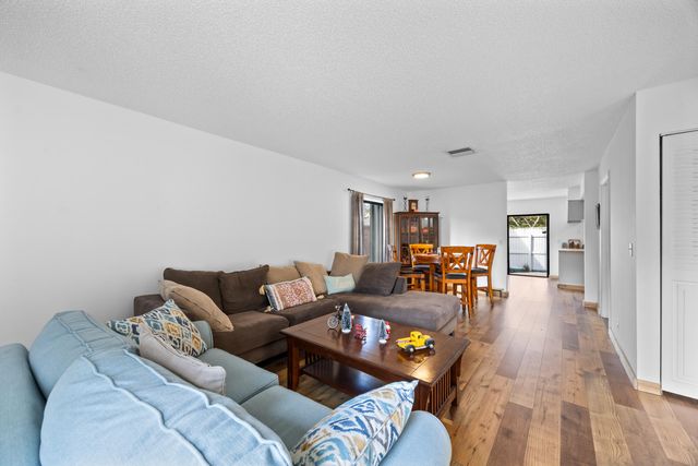 310 Sandtree Drive, Palm Beach Gardens, FL 33403