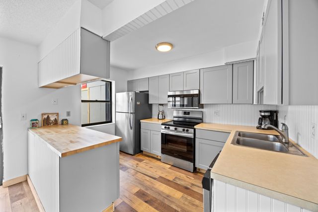 310 Sandtree Drive, Palm Beach Gardens, FL 33403