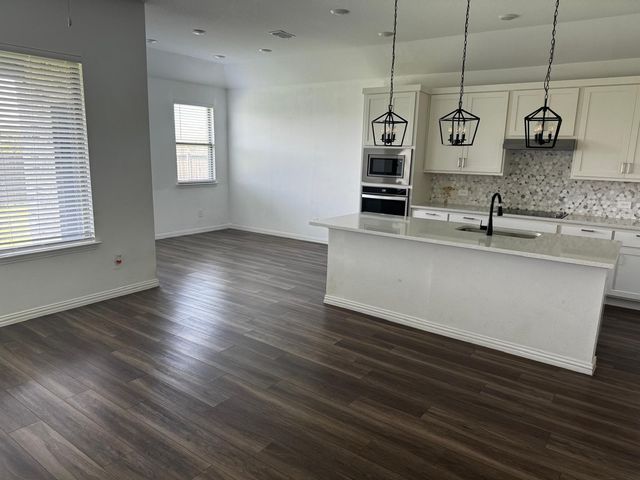 1613 Pine valley Drive, Fort Worth, TX 76052