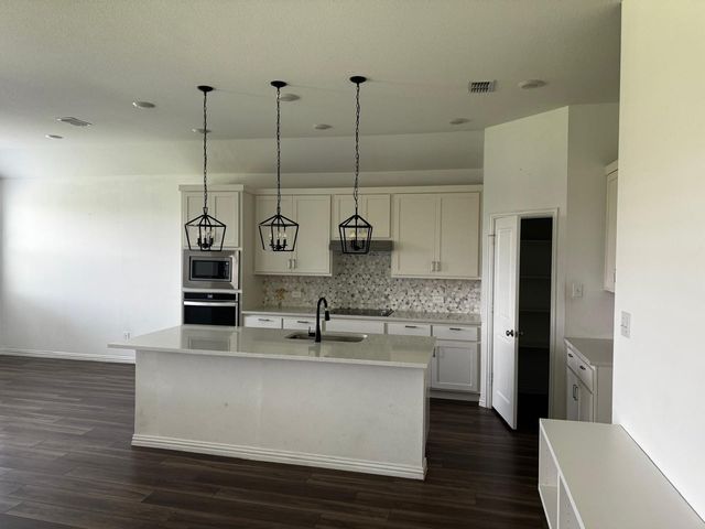 1613 Pine valley Drive, Fort Worth, TX 76052