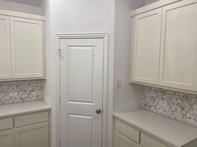 1613 Pine valley Drive, Fort Worth, TX 76052