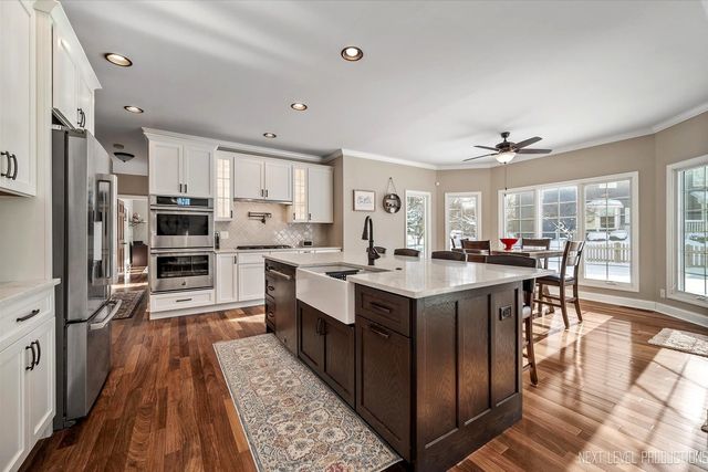 1309 Fox Chase Boulevard, St. Charles, IL 60174