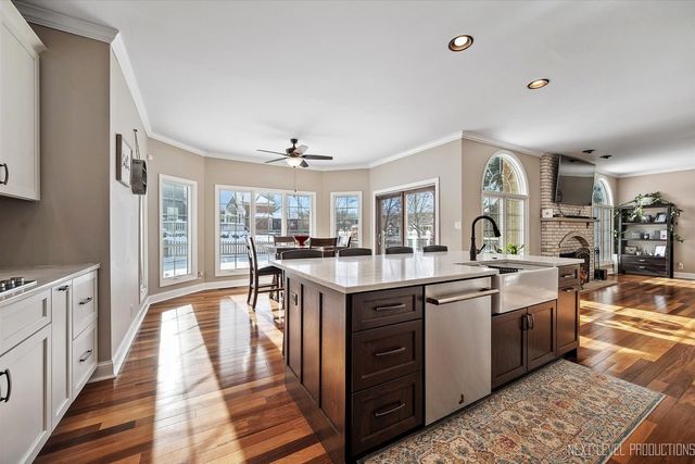 1309 Fox Chase Boulevard, St. Charles, IL 60174