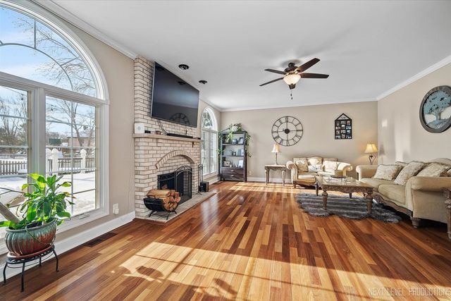 1309 Fox Chase Boulevard, St. Charles, IL 60174