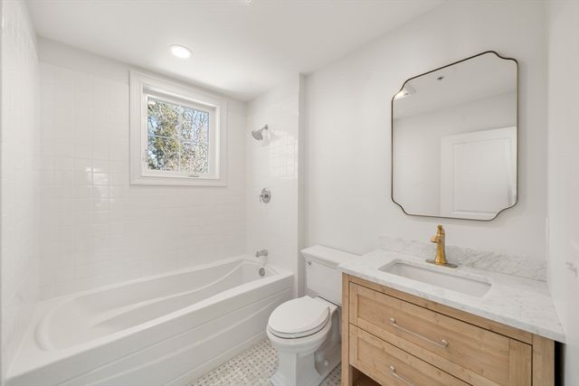 6 Honora Ln 6, Bourne, MA 02532