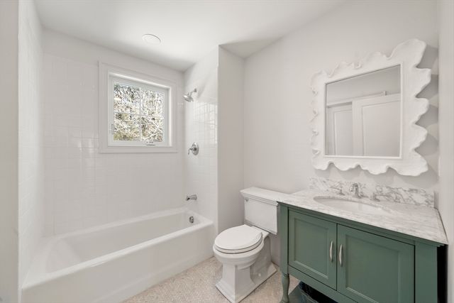 6 Honora Ln 6, Bourne, MA 02532