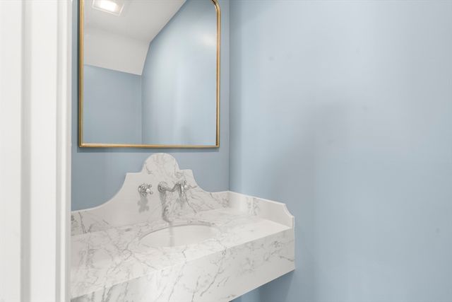 6 Honora Ln 6, Bourne, MA 02532