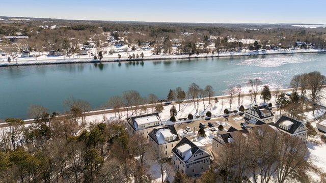 6 Honora Ln 6, Bourne, MA 02532