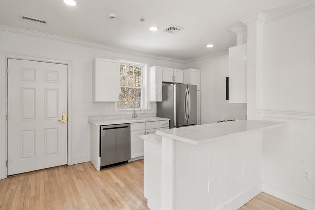 6 Honora Ln 6, Bourne, MA 02532