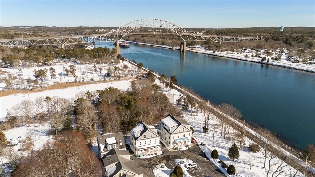 6 Honora Ln 6, Bourne, MA 02532