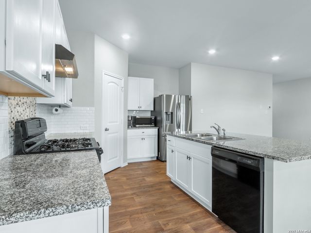 4258 FORT PALMER BLVD, St Hedwig, TX 78152