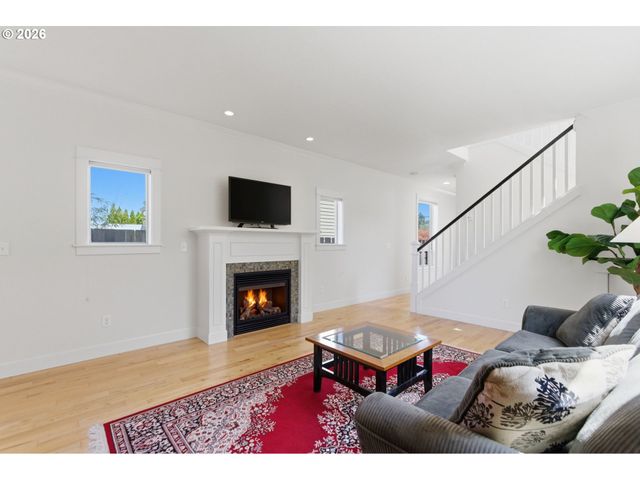 3823 Ne 72ND Ave, Portland, OR 97213