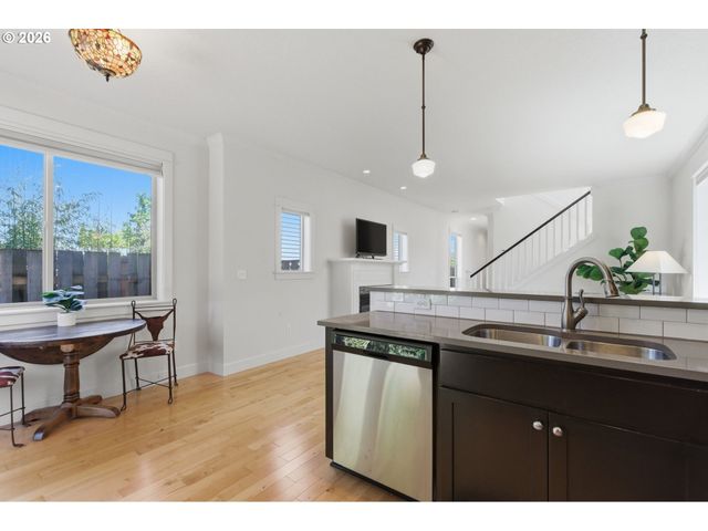 3823 Ne 72ND Ave, Portland, OR 97213