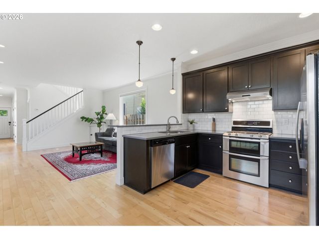 3823 Ne 72ND Ave, Portland, OR 97213