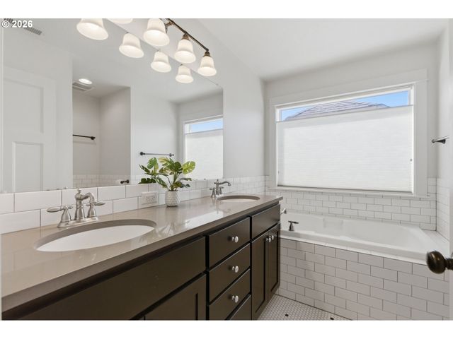 3823 Ne 72ND Ave, Portland, OR 97213