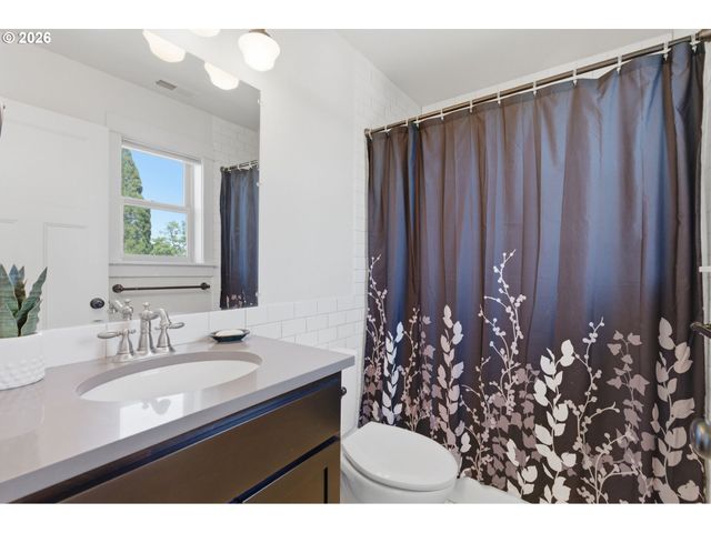 3823 Ne 72ND Ave, Portland, OR 97213