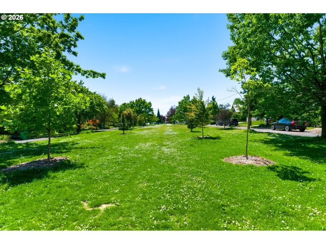 3823 Ne 72ND Ave, Portland, OR 97213