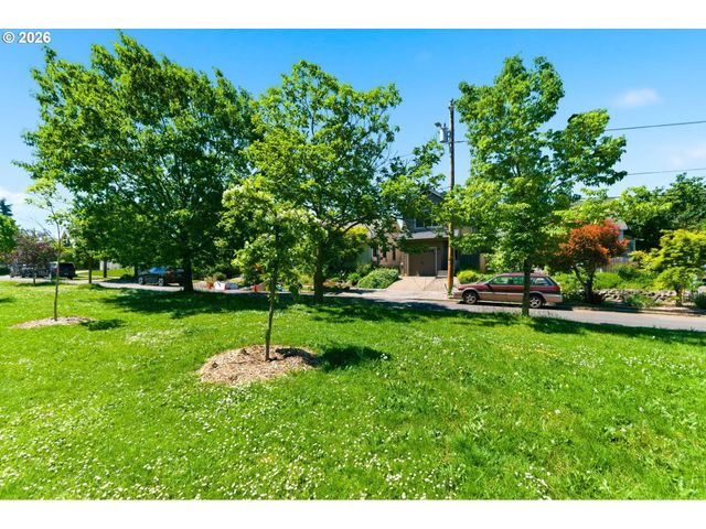 3823 Ne 72ND Ave, Portland, OR 97213